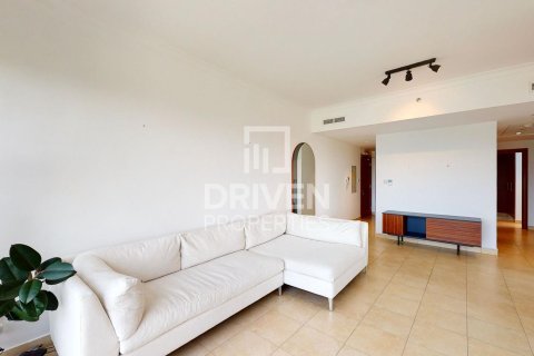 Apartment in The Views, Dubai 2 bedrooms, 119 sq.m. № 19911 - photo 3