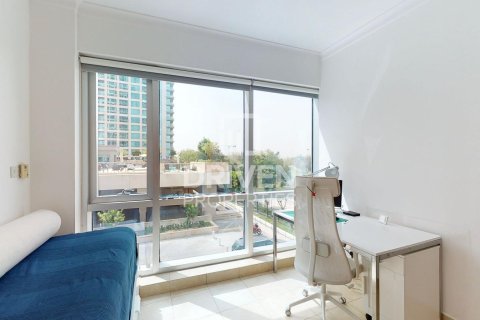 Apartment in The Views, Dubai 2 bedrooms, 119 sq.m. № 19911 - photo 17