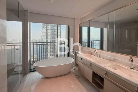 Apartment in Dubai Creek Harbour (The Lagoons), Dubai 4 bedrooms, 278 sq.m. № 56326 - photo 3