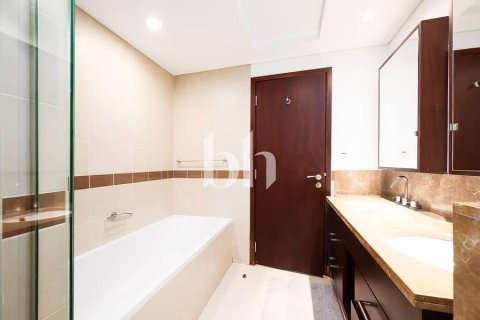 Apartment in Downtown Dubai (Downtown Burj Dubai), Dubai 2 bedrooms, 109 sq.m. № 56322 - photo 16