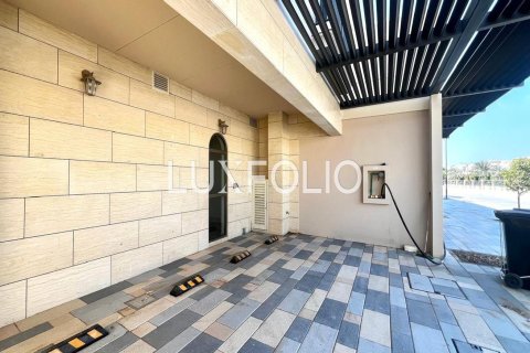 Adosado en Jumeirah Golf Estates, Dubai, 3 dormitorios, 204 m², № 46410 - foto 12