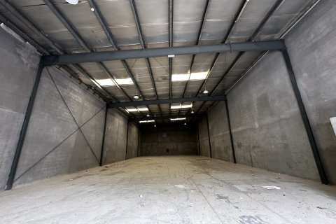 Almacén en Ras Al Khor, Dubai, 335.4 m², № 5031 - foto 1