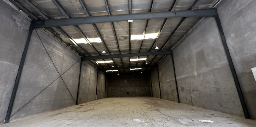 Almacén en Ras Al Khor, Dubai, 335.4 m², № 5031