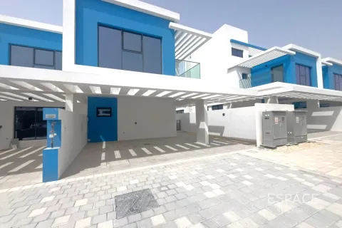 Tienda en Damac Lagoons, Dubai, 4 dormitorios, 207 m², № 62115 - foto 1