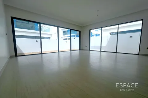 Tienda en Damac Lagoons, Dubai, 4 dormitorios, 207 m², № 62115 - foto 2