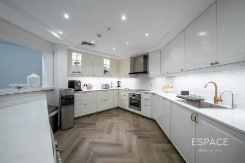 Снять в аренду квартиру в Пальме Джумейре, Дубай: 3 спальни, 206м², № 62114 - фото 7