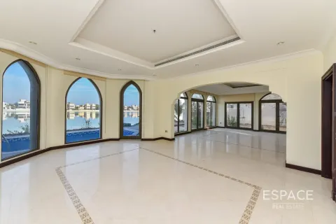 Снять в аренду виллу в Пальме Джумейре, Дубай: 4 спальни, 465м², № 62113 - фото 5