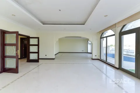 Снять в аренду виллу в Пальме Джумейре, Дубай: 4 спальни, 465м², № 62113 - фото 7