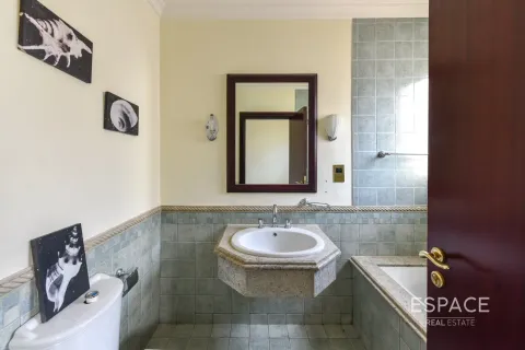 Снять в аренду виллу в Пальме Джумейре, Дубай: 4 спальни, 465м², № 62113 - фото 15