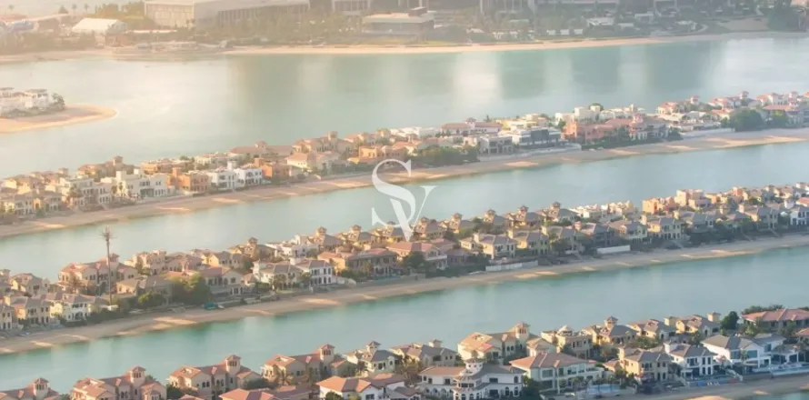 Villa in Palm Jumeirah, Dubai 6 bedrooms, 1086 sq.m. № 67823