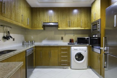 Apartment in BAY'S EDGE in Business Bay, Dubai 3 bedrooms, 210 sq.m. № 30389 - photo 3