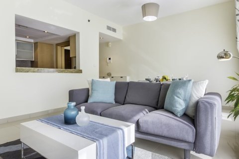 Apartment in BAY'S EDGE in Business Bay, Dubai 3 bedrooms, 210 sq.m. № 30389 - photo 4