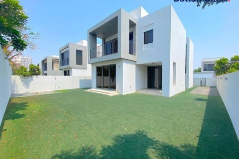 Villa in Dubai Hills Estate, Dubai 3 bedrooms, 412 sq.m. № 57084 - photo 1