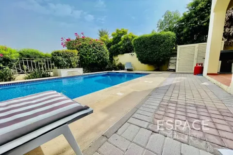 Villa en Springs 10, The Springs, Dubai, 2 dormitorios, 167 m², № 71349 - foto 1