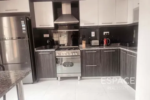 Villa en Springs 10, The Springs, Dubai, 2 dormitorios, 167 m², № 71349 - foto 6