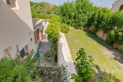 Снять в аренду таунхаус в Арабиан Ранчес, Дубай: 3 спальни, 279м², № 71346 - фото 15