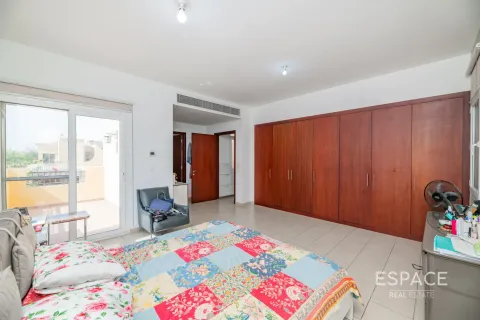 Снять в аренду таунхаус в Арабиан Ранчес, Дубай: 3 спальни, 279м², № 71346 - фото 12