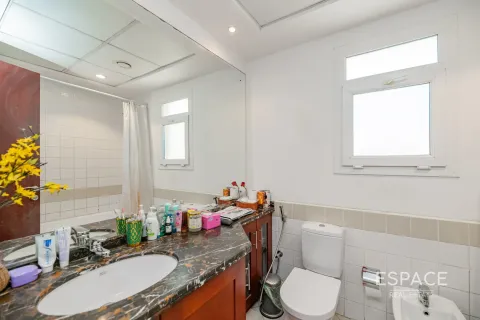 Снять в аренду таунхаус в Арабиан Ранчес, Дубай: 3 спальни, 279м², № 71346 - фото 13