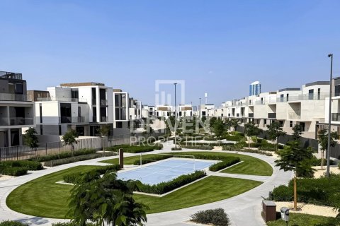 Вилла в Arabian Ranches 3, Дубай, 4 спальни, 447.98м², № 127552