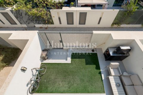 Снять в аренду таунхаус в Sun, Arabian Ranches 3, Дубай: 3 спальни, 180.41762600м², № 63689 - фото 24