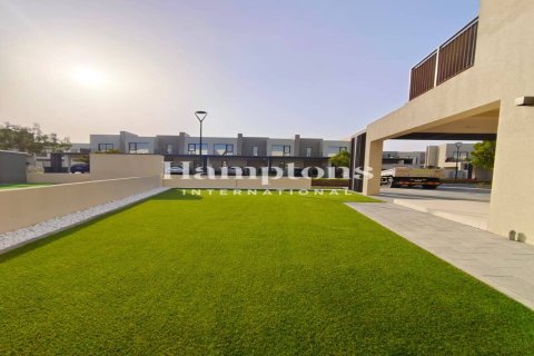 Villa in Dubai South (Dubai World Central), Dubai 4 bedrooms, 237.36716500 sq.m. № 63691 - photo 4