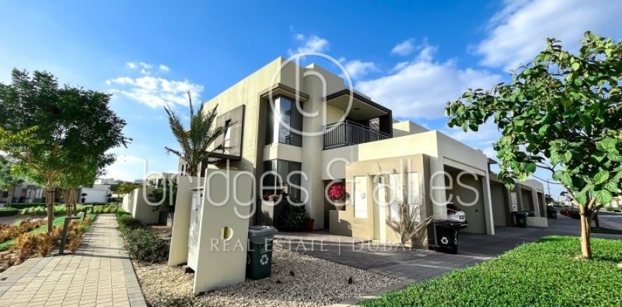 Villa in Dubai Hills Estate, Dubai 5 bedrooms, 254.1 sq.m. № 47287
