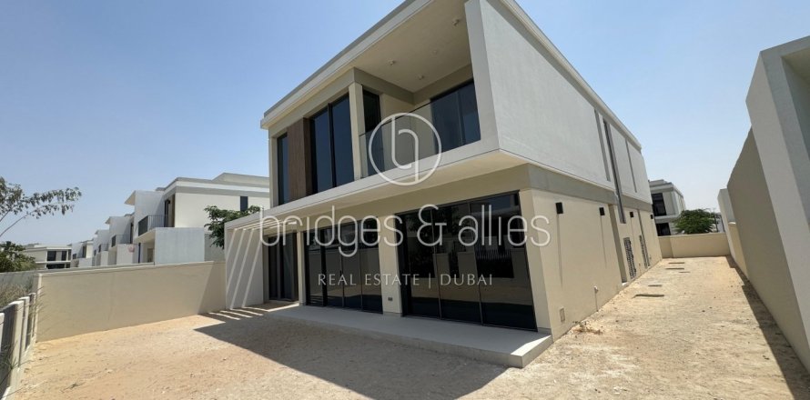Вилла в Дубае, 4 спальни, 373.1м², № 47288