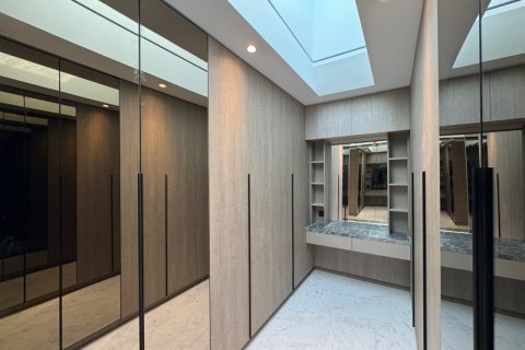 Villa en Dubai, 5 dormitorios, 530.4 m², № 47276 - foto 10