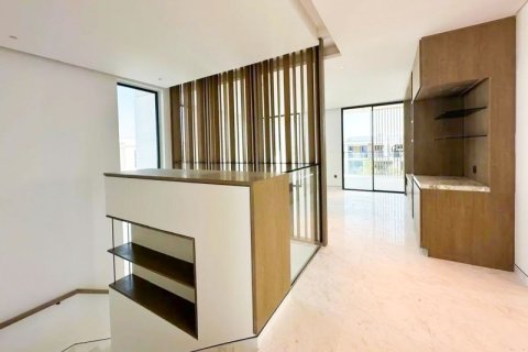 Villa en Dubai, 5 dormitorios, 530.4 m², № 47276 - foto 19