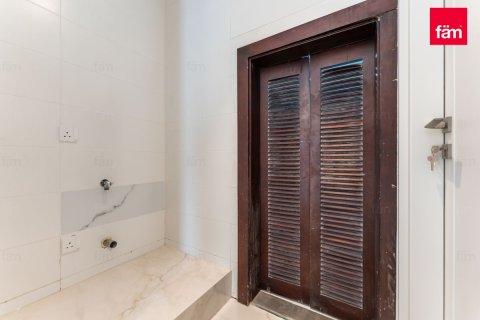 Villa in Al Furjan, Dubai 4 bedrooms, 221.2 sq.m. № 58926 - photo 17