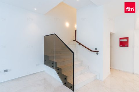 Villa in Al Furjan, Dubai 4 bedrooms, 221.2 sq.m. № 58926 - photo 18