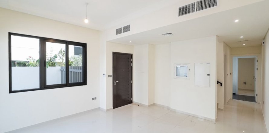 Таунхаус в Дубае, 3 спальни, 174.8м², № 58927