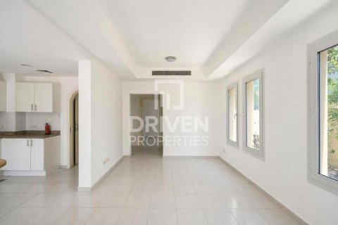 Villa en Springs 2, The Springs, Dubai, 2 dormitorios, 241.27 m², № 142801 - foto 3