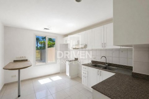 Villa en Springs 2, The Springs, Dubai, 2 dormitorios, 241.27 m², № 142801 - foto 14