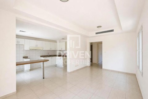 Villa en Springs 2, The Springs, Dubai, 2 dormitorios, 241.27 m², № 142801 - foto 2