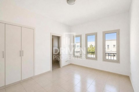 Villa en Springs 2, The Springs, Dubai, 2 dormitorios, 241.27 m², № 142801 - foto 5