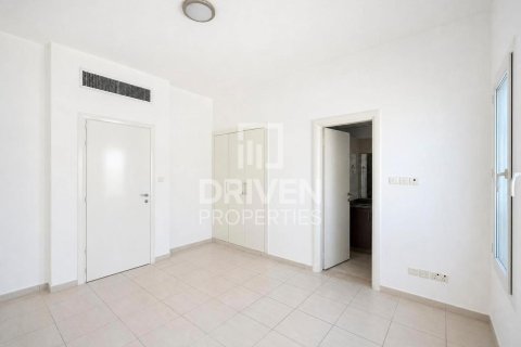 Villa en Springs 2, The Springs, Dubai, 2 dormitorios, 241.27 m², № 142801 - foto 8