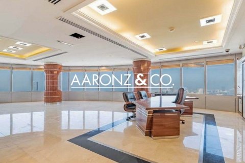 Bureau à Jumeirah Lake Towers, Dubai, 630 m², № 100484 - photo 2