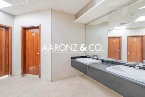 Bureau à Jumeirah Lake Towers, Dubai, 630 m², № 100484 - photo 16