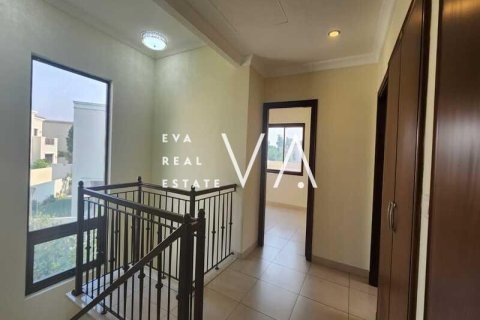 Villa in Dubai 5 bedrooms, 638.5 sq.m. № 52797 - photo 17