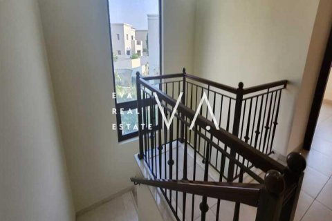 Villa in Dubai 5 bedrooms, 638.5 sq.m. № 52797 - photo 4