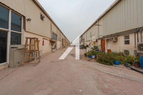 Снять в аренду склад в Al Qusais Industrial Area, Аль-Кусаис, Дубай: 2601.3м², № 11097 - фото 11