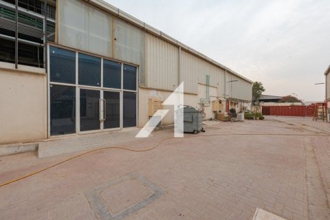 Снять в аренду склад в Al Qusais Industrial Area, Аль-Кусаис, Дубай: 2601.3м², № 11097 - фото 10