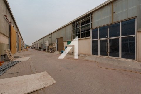Снять в аренду склад в Al Qusais Industrial Area, Аль-Кусаис, Дубай: 2601.3м², № 11097 - фото 8