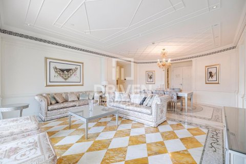 Apartment in Palazzo Versace, Culture Village, Dubai 3 bedrooms, 208.01 sq.m. № 135531 - photo 8
