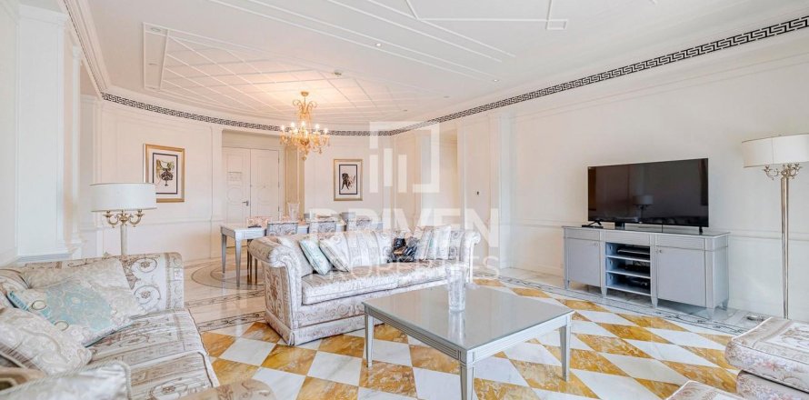 Apartment in Palazzo Versace, Culture Village, Dubai 3 bedrooms, 208.01 sq.m. № 135531