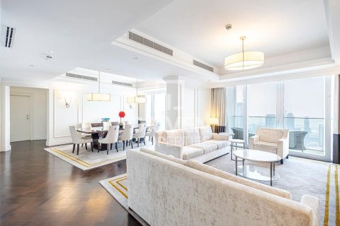 Apartment in Downtown Dubai (Downtown Burj Dubai), Dubai 4 bedrooms, 263.84 sq.m. № 135530 - photo 17
