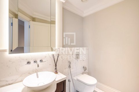 Apartment in Downtown Dubai (Downtown Burj Dubai), Dubai 4 bedrooms, 263.84 sq.m. № 135530 - photo 7