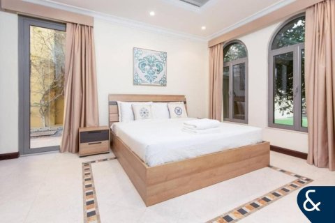 Villa in Garden Homes, Palm Jumeirah, Dubai 4 bedrooms, 622 sq.m. № 76759 - photo 9