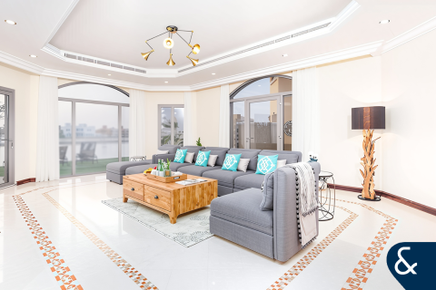 Villa in Garden Homes, Palm Jumeirah, Dubai 4 bedrooms, 622 sq.m. № 76759 - photo 5